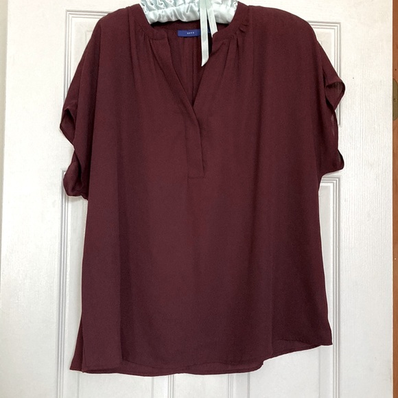 Apt. 9 Tops - Beautiful flowy cap sleeve blouse